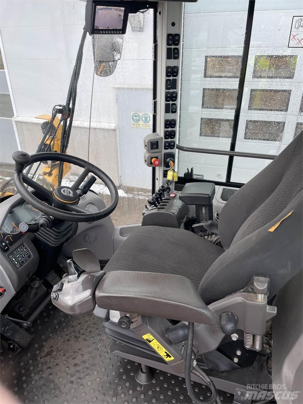 Volvo L60H لوادر بعجل