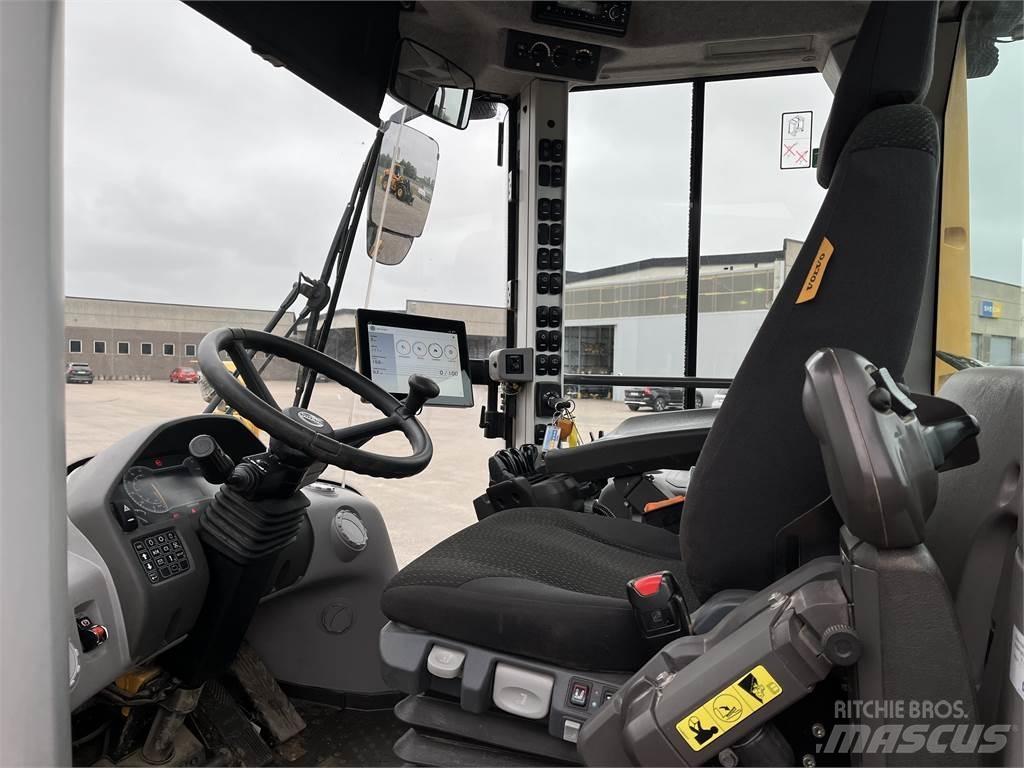 Volvo L60H لوادر بعجل