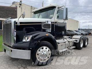 Freightliner 122SD وحدات الجر