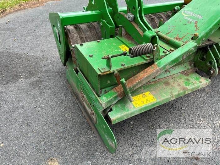 Amazone KX 3000 الكاسحات وقلابات التربة ذات المحركات