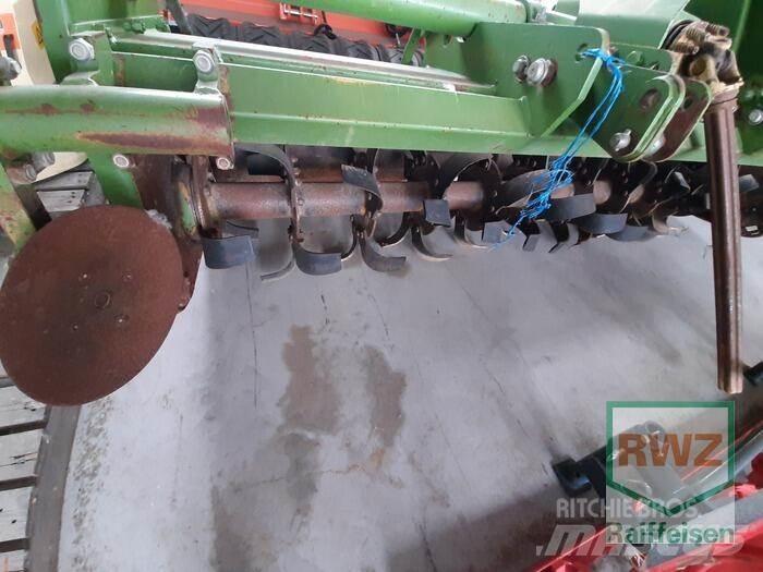 Celli Tiger Fräse 300 الكاسحات وقلابات التربة ذات المحركات