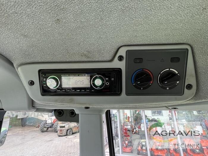 CLAAS ARION 420 الجرارات