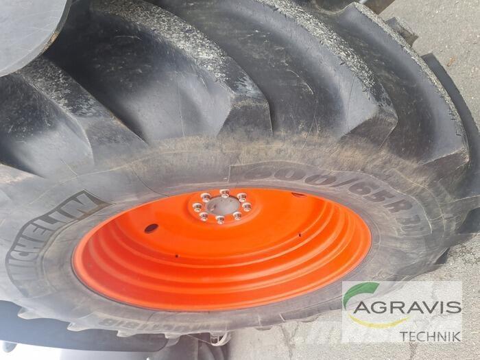 CLAAS ARION 540 CEBIS الجرارات