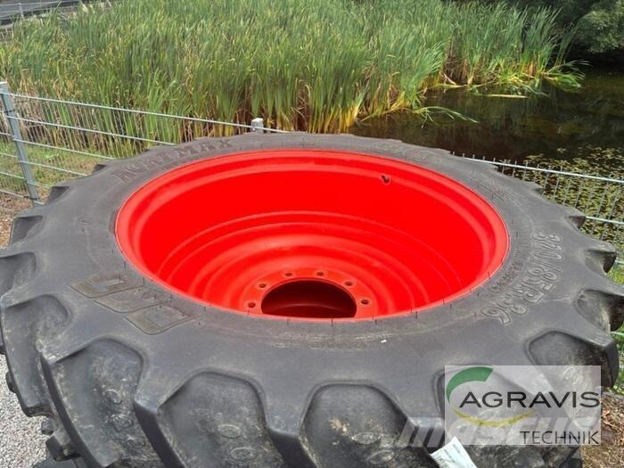 CLAAS ARION 640 CEBIS الجرارات
