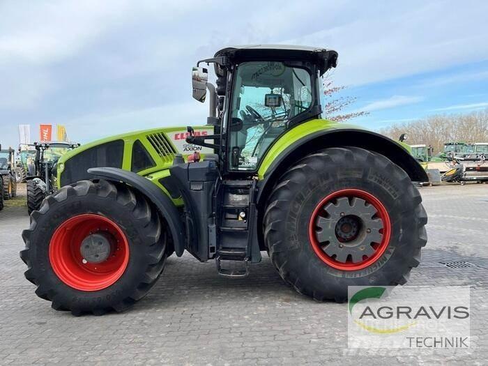 CLAAS AXION 950 CMATIC الجرارات