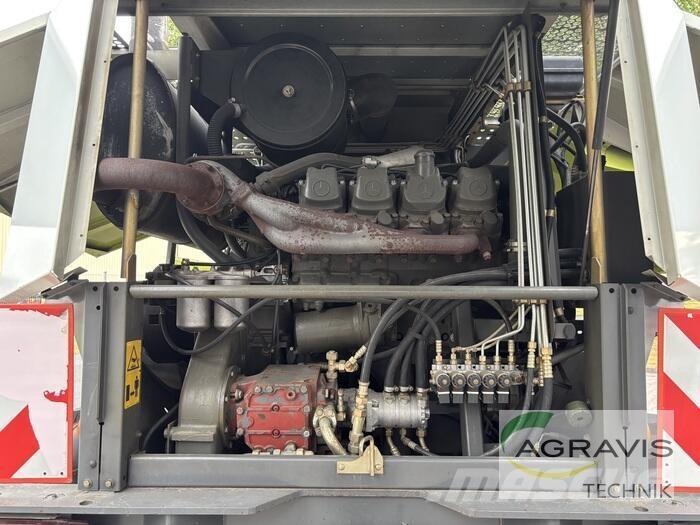 CLAAS JAGUAR 840 علافات ذاتية الدفع