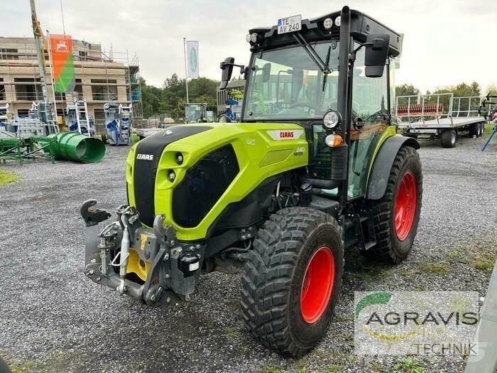 CLAAS NEXOS 240 L الجرارات