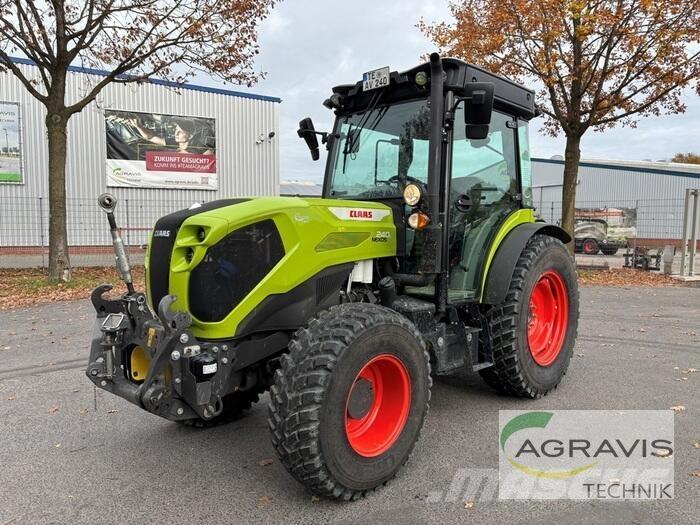 CLAAS NEXOS 240 L الجرارات