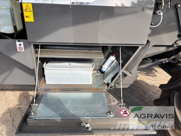 CLAAS TRION 650 حصادات