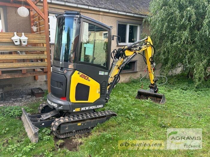 CNH Bauma OLD E 20 D حفارات بعجل