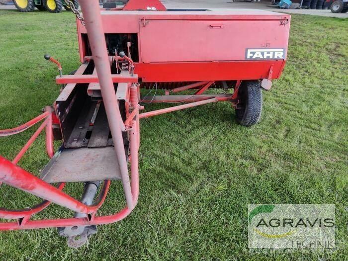 Deutz-Fahr HD 400 محزمات مربعة
