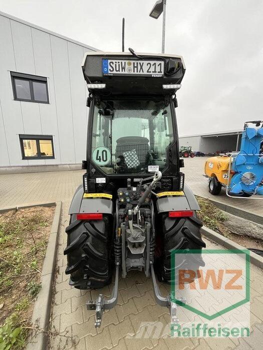 Fendt 211 V Vario Gen3 الجرارات