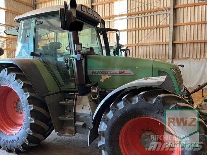Fendt 714 الجرارات