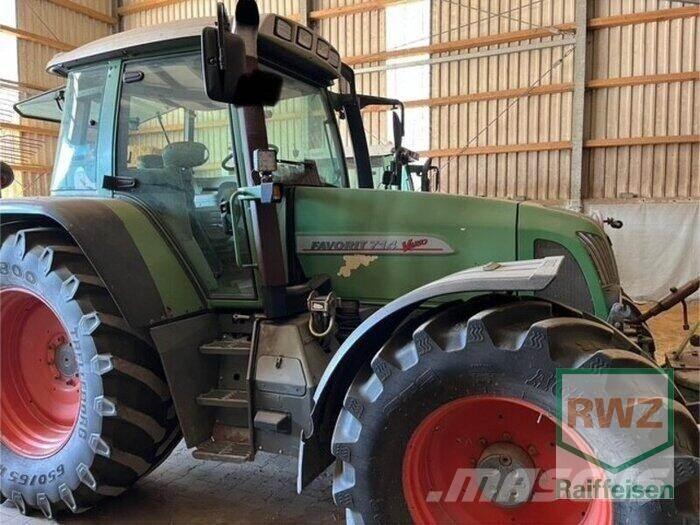 Fendt 714 الجرارات