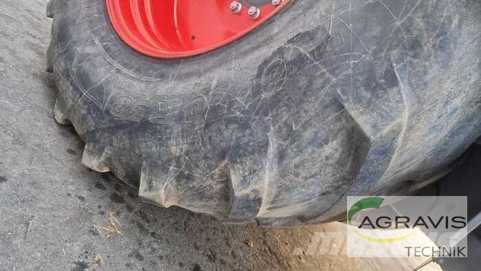 Fendt 818 VARIO الجرارات