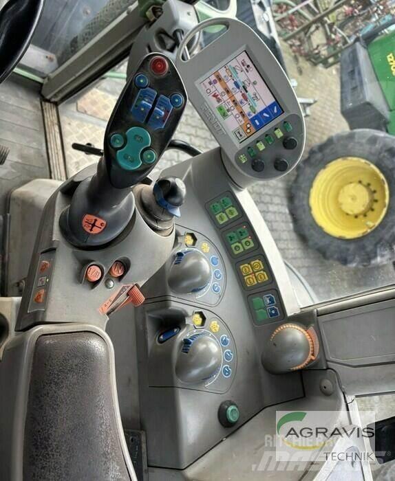 Fendt 820 VARIO TMS الجرارات