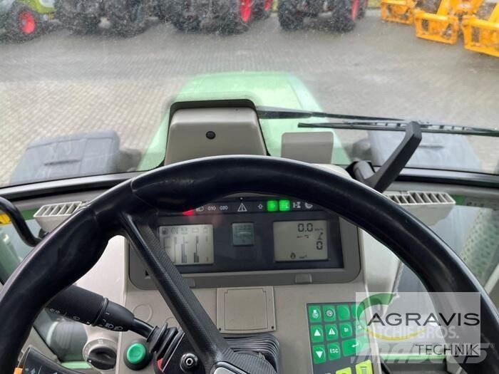 Fendt 820 VARIO TMS الجرارات