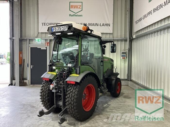 Fendt e107 V Vario الجرارات