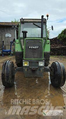 Fendt FAVORIT 600 LS الجرارات
