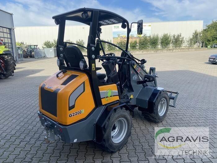 GiANT G2200E لوادر بعجل