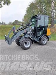 GiANT G2300 HD لوادر بعجل