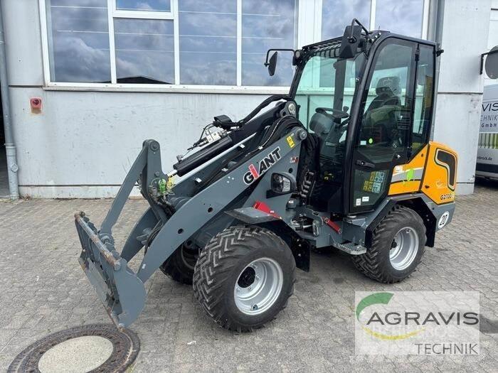 GiANT G2700 E لوادر بعجل