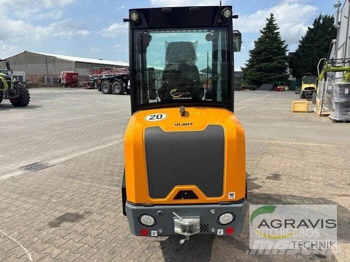 GiANT G2700 E لوادر بعجل