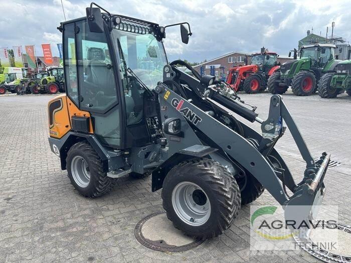 GiANT G2700 E لوادر بعجل