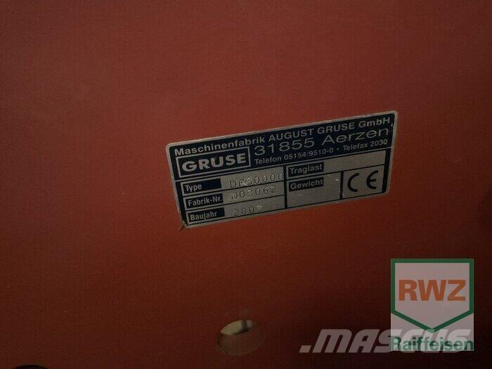 Grimme DF30000 الكاسحات وقلابات التربة ذات المحركات