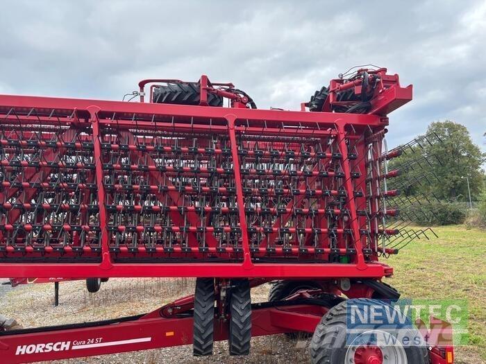 Horsch CURA 24 ST جزازات وأغطية المراعي