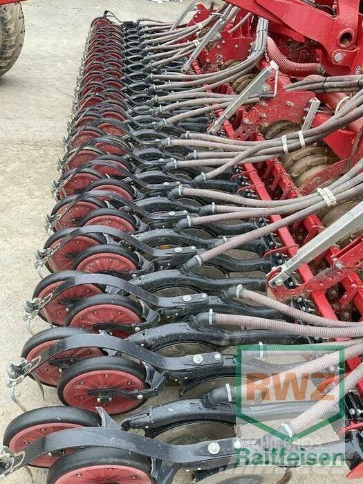 Horsch Pronto KR 6 مثاقيب مدمجة