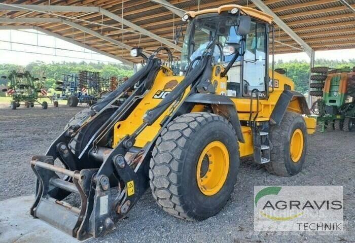 JCB 437 HT لوادر بعجل