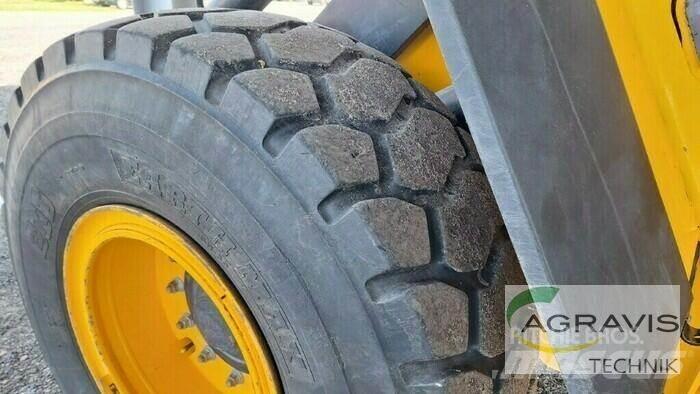 JCB 437 HT لوادر بعجل