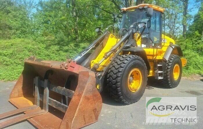 JCB 437 HT لوادر بعجل