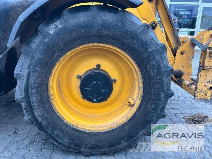 JCB 531-70 Dummy معدات مناولة لأغراض الزراعة