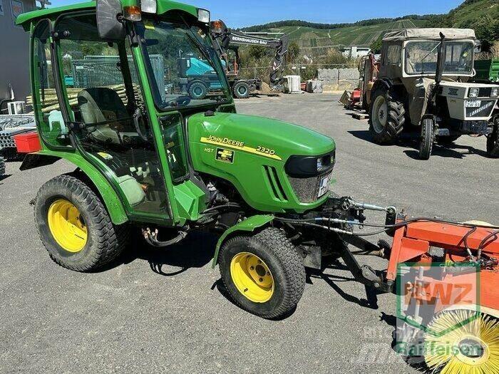 John Deere 2320 جرارات مدمجة
