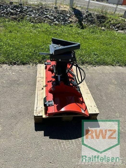 John Deere 2320 جرارات مدمجة