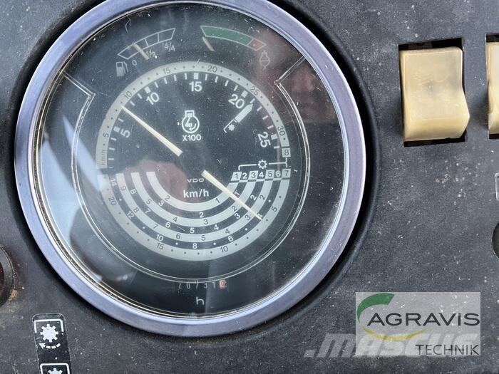 John Deere 2850 A الجرارات