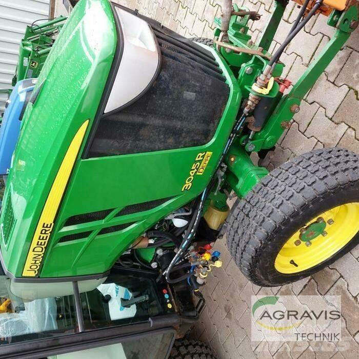 John Deere 3045 R الجرارات