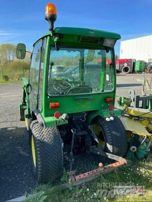 John Deere 4115 جرارات مدمجة