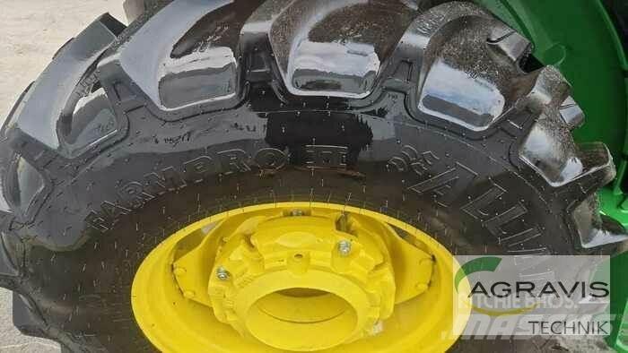 John Deere 5058 E الجرارات