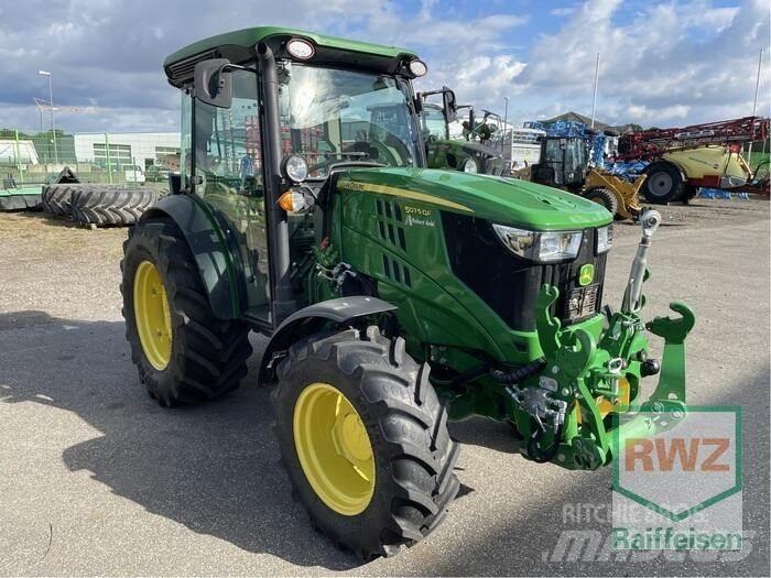 John Deere 5075 GF الجرارات
