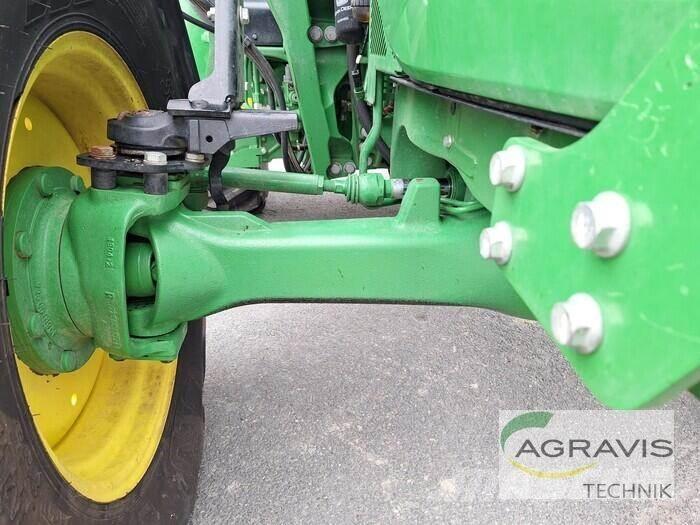 John Deere 5100 R الجرارات