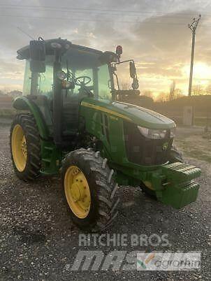John Deere 5100R الجرارات