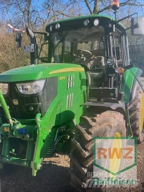 John Deere 6115 M الجرارات