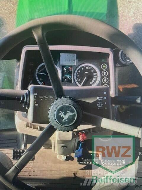 John Deere 6115 M الجرارات