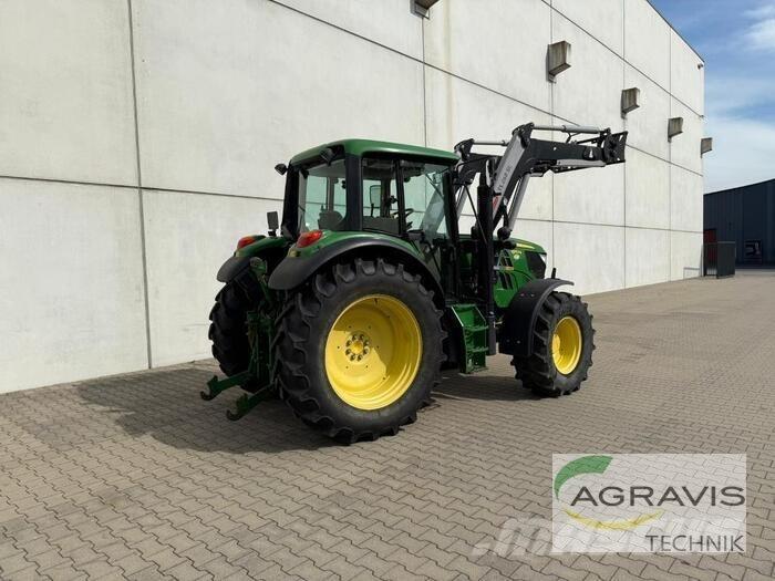 John Deere 6115 R الجرارات