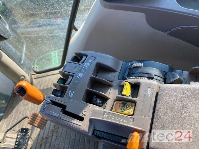 John Deere 6150 R الجرارات