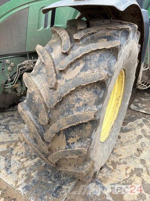 John Deere 6170 R الجرارات