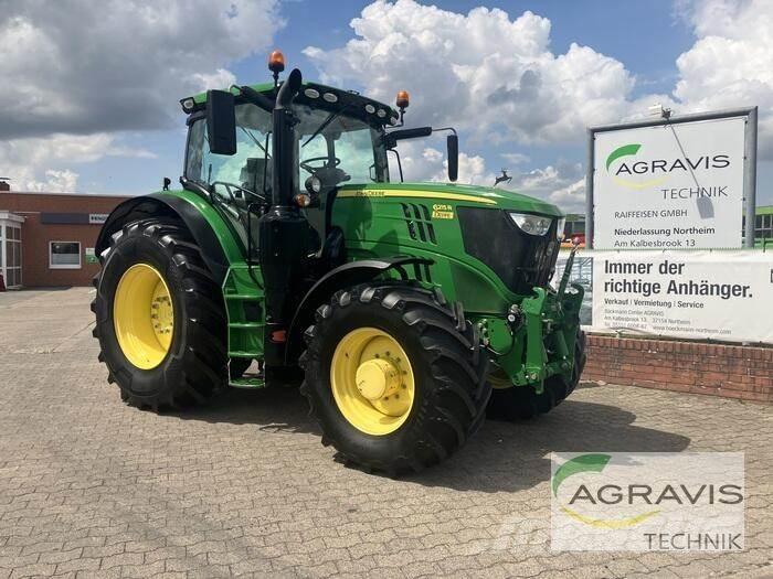 John Deere 6215 R الجرارات